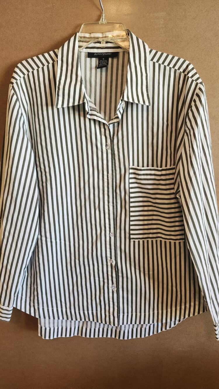 Ashley Stewart Plus Size 16 Vertical Striped Button Down Shirt Long Sleeve Wt74